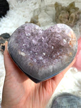 Load image into Gallery viewer, Amethyst Heart