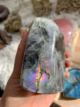 Load image into Gallery viewer, Labradorite