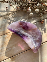 Load image into Gallery viewer, Amethyst Crescent Moon Bowl